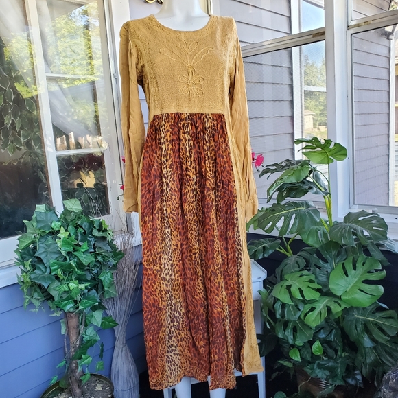Vintage Gold Star 100% Rayon Embroidered Pleated Gold &Cheetah Print Midi Dress - Picture 3 of 14